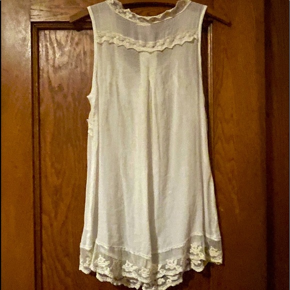 Sleeveless sheer lace button up victorian style blouse - Picture 8 of 11